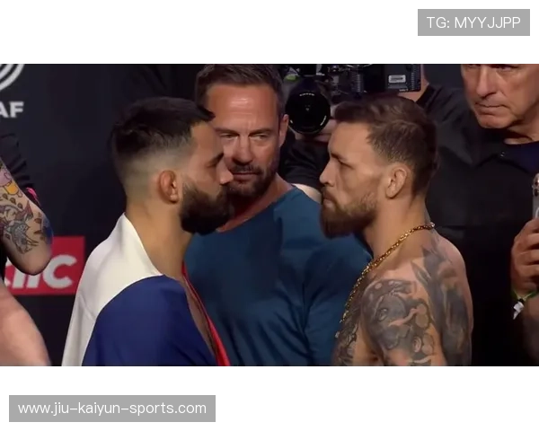UFC 赛前称重现场爆冲突，选手怒踹对手