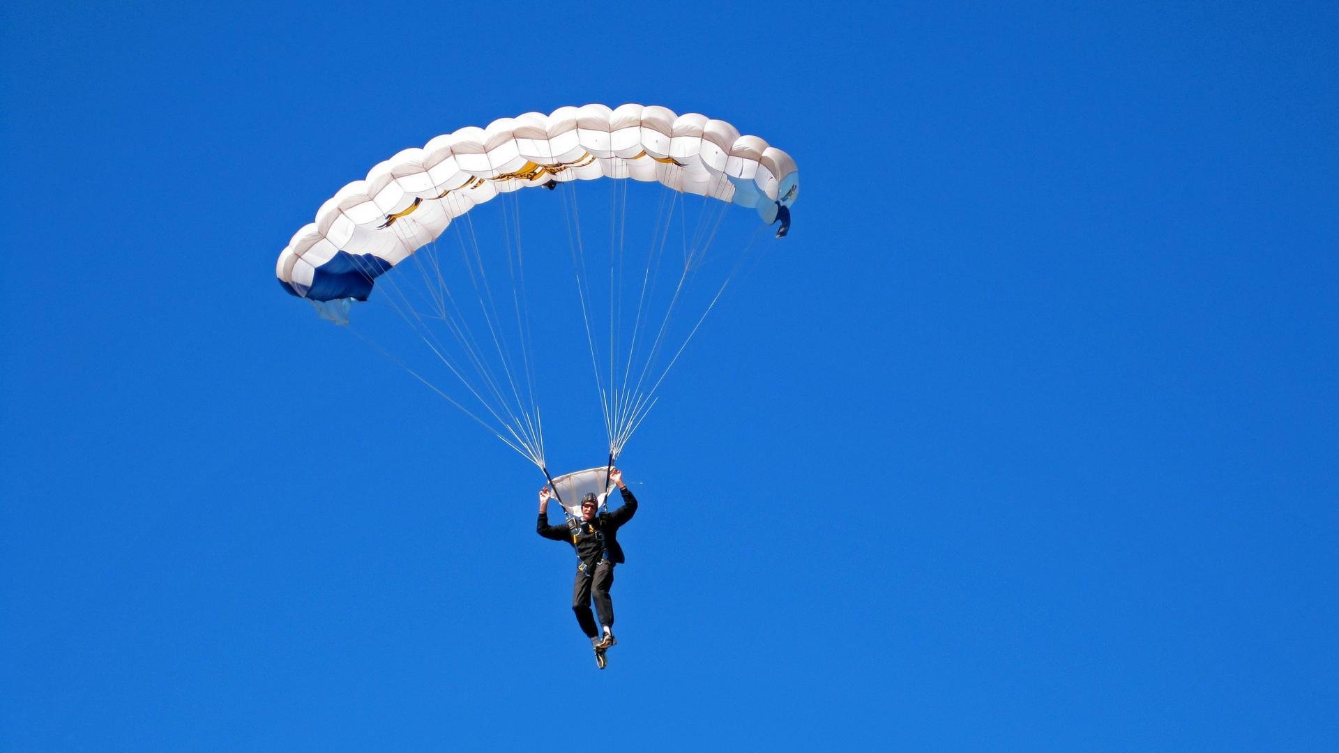 “2025世界游泳锦标赛:谁能在水上芭蕾中一舞成名?”